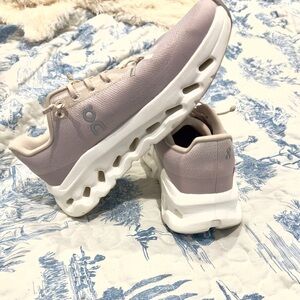 On Running Women's Light Purple Sneakers